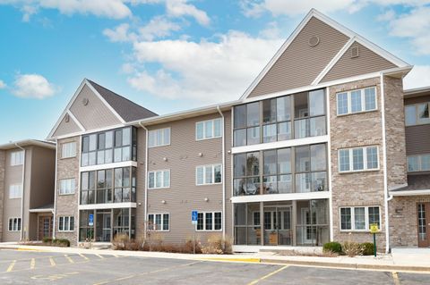 Photo of 207 Oconomowoc Pkwy, Oconomowoc, WI 53066 (MLS # 1955486)