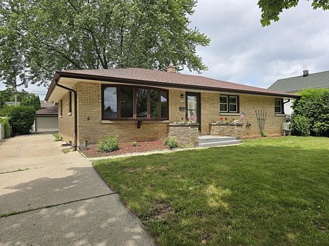 Photo of 3627 S 86th St, Milwaukee, WI 53228 (MLS # 1967341)