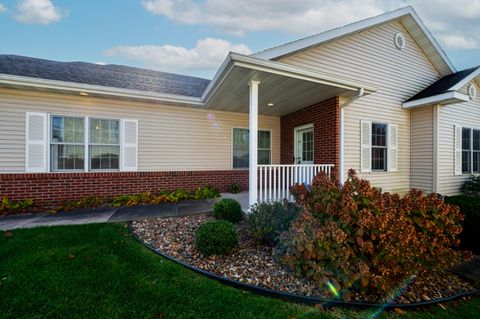 Photo of 1607 Pine Ridge Dr, Onalaska, WI 54650 (MLS # 1941807)