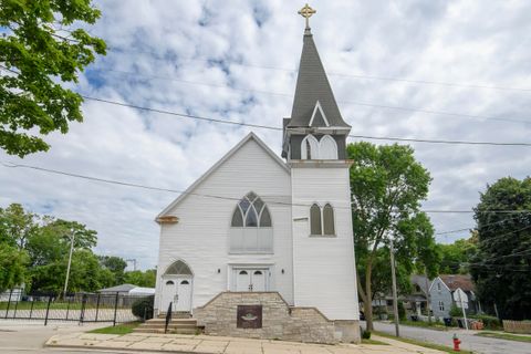 Photo of 200 W Concordia Ave, Milwaukee, WI 53212 (MLS # 1928851) Photo of 200 W Concordia Ave, Milwaukee, WI 53212 (MLS # 1928851)