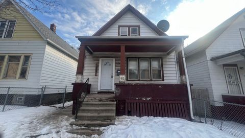 Photo of 1225 W Keefe Ave W, Milwaukee, WI 53206 (MLS # 1950347)