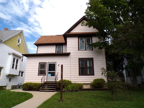 Photo of 215 College Ave, Watertown, WI 53094 (MLS # 1980005)
