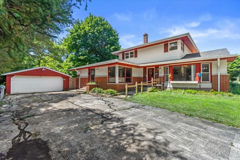 Photo of 3903 W Kiley Ave, Milwaukee, WI 53209 (MLS # 1970695)