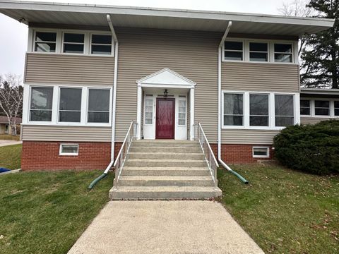 Photo of 1011 Richards Ave, Watertown, WI 53094 (MLS # 1945034)