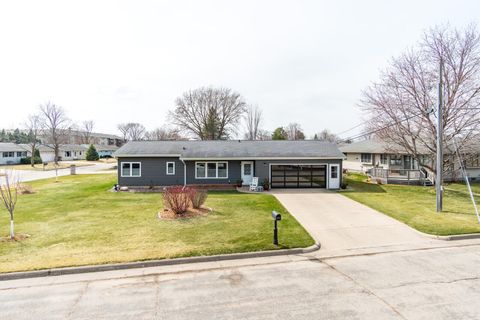 Photo of 3814 Holly Pl, La Crosse, WI 54601 (MLS # 1955198)