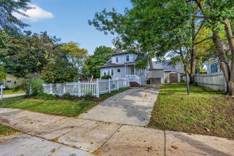 Photo of 1500 E Kensington Blvd, Shorewood, WI 53211 (MLS # 1984271)
