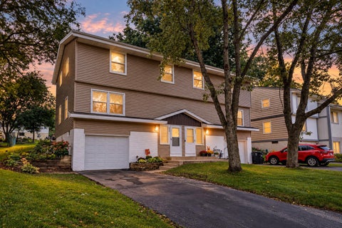 Photo of 225 Mcdivitt Ln, Mukwonago, WI 53149 (MLS # 1981518)