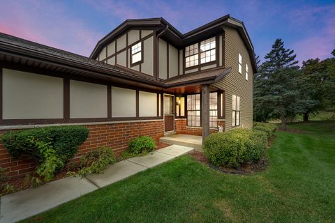 Photo of 8131 S Legend Dr, Franklin, WI 53132 (MLS # 1939351)