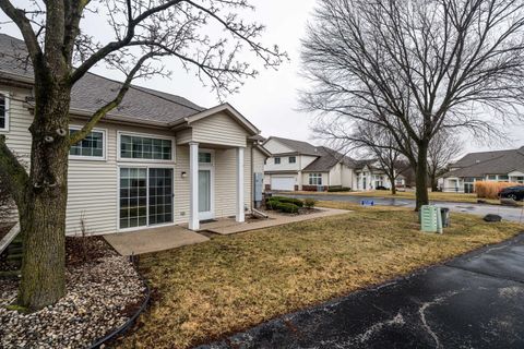 Photo of 2412 Fox River Pkwy, Waukesha, WI 53189 (MLS # 1953804)