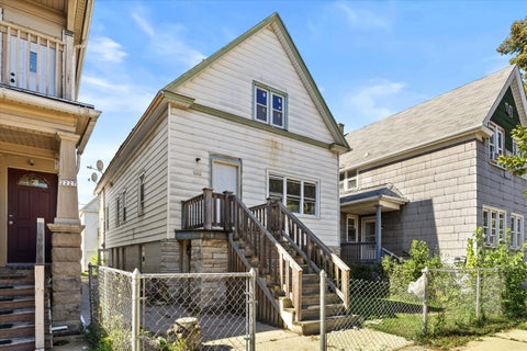 Photo of 2223 S 19th St, Milwaukee, WI 53215 (MLS # 1984044)
