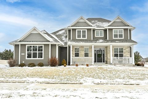 Photo of 8130 W Mourning Dove Ln, Mequon, WI 53097 (MLS # 1949110)
