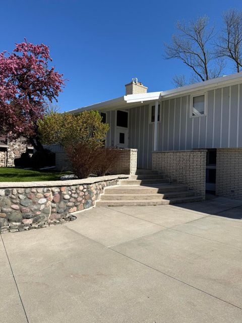 Photo of 301 W Indian Creek Ct, Fox Point, WI 53217 (MLS # 1962188)