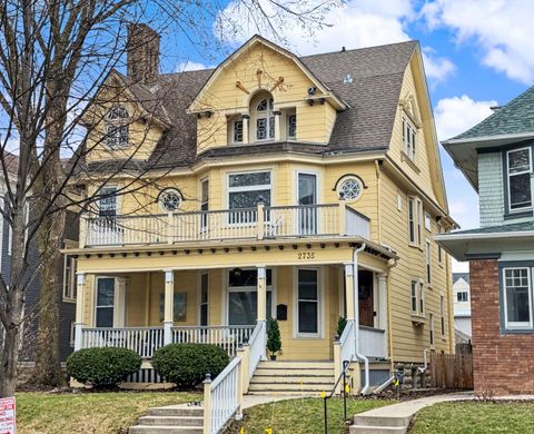 Photo of 2735 N Farwell Ave, Milwaukee, WI 53211 (MLS # 1956975)