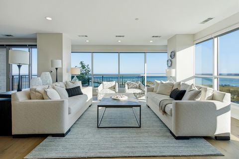 Photo of 1522 N Prospect Ave, Milwaukee, WI 53202 (MLS # 1952449)