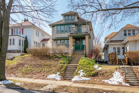 Photo of 3265 Illinois Ave S, Milwaukee, WI 53207 (MLS # 1956212)
