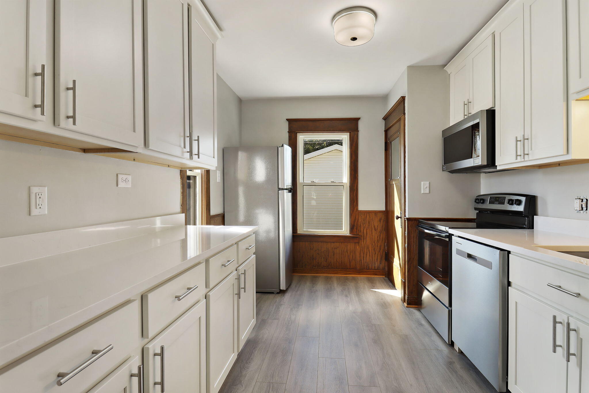 Racine, Wisconsin 53405, United States, 2 Bedrooms Bedrooms, ,1 BathroomBathrooms,Residential,Pending,210946