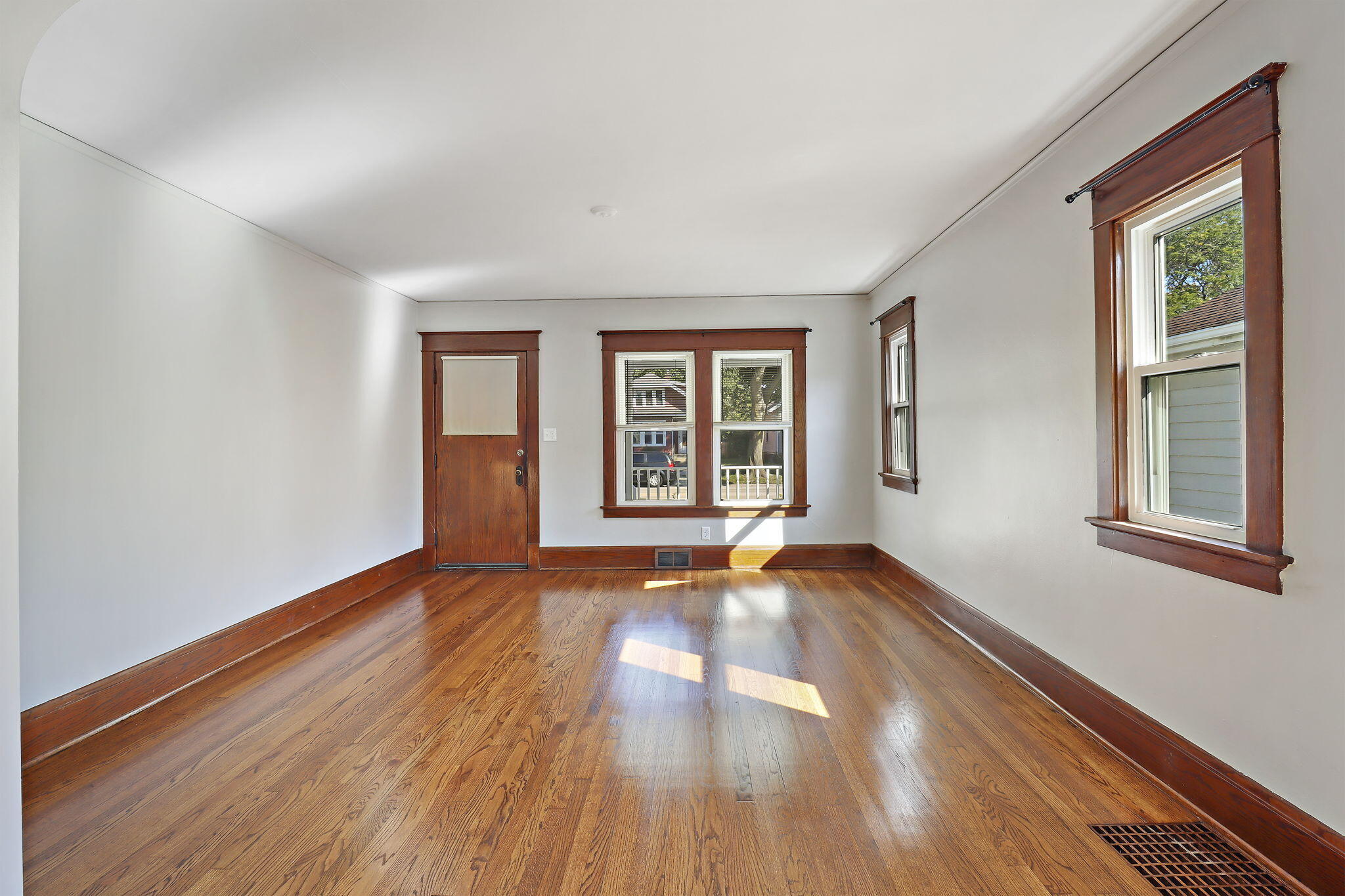 Racine, Wisconsin 53405, United States, 2 Bedrooms Bedrooms, ,1 BathroomBathrooms,Residential,Pending,210946