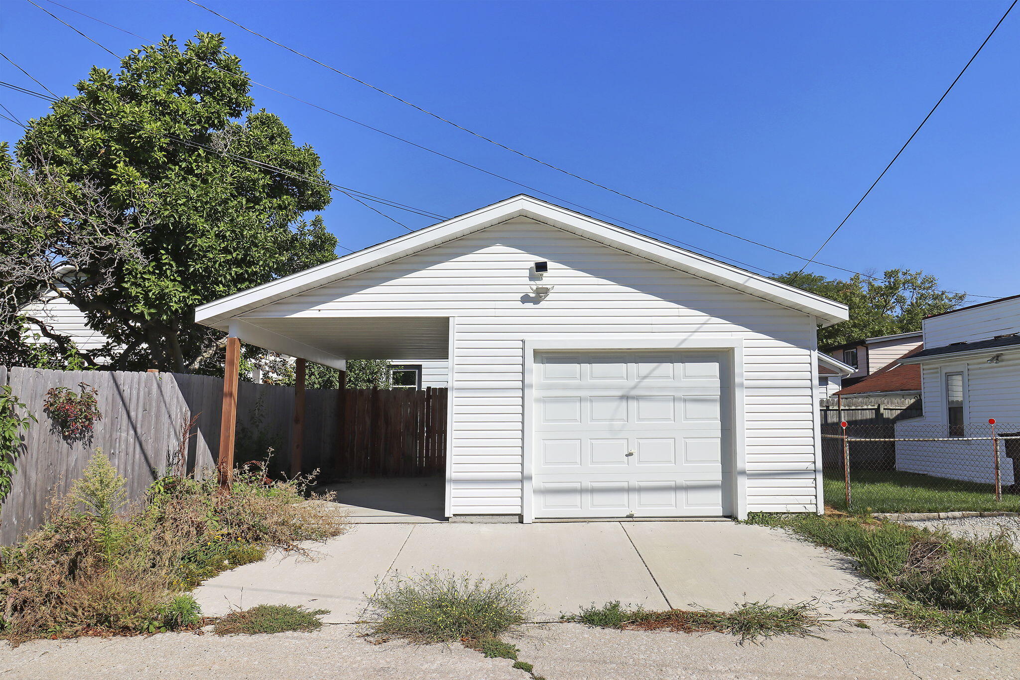 Racine, Wisconsin 53405, United States, 2 Bedrooms Bedrooms, ,1 BathroomBathrooms,Residential,Pending,210946