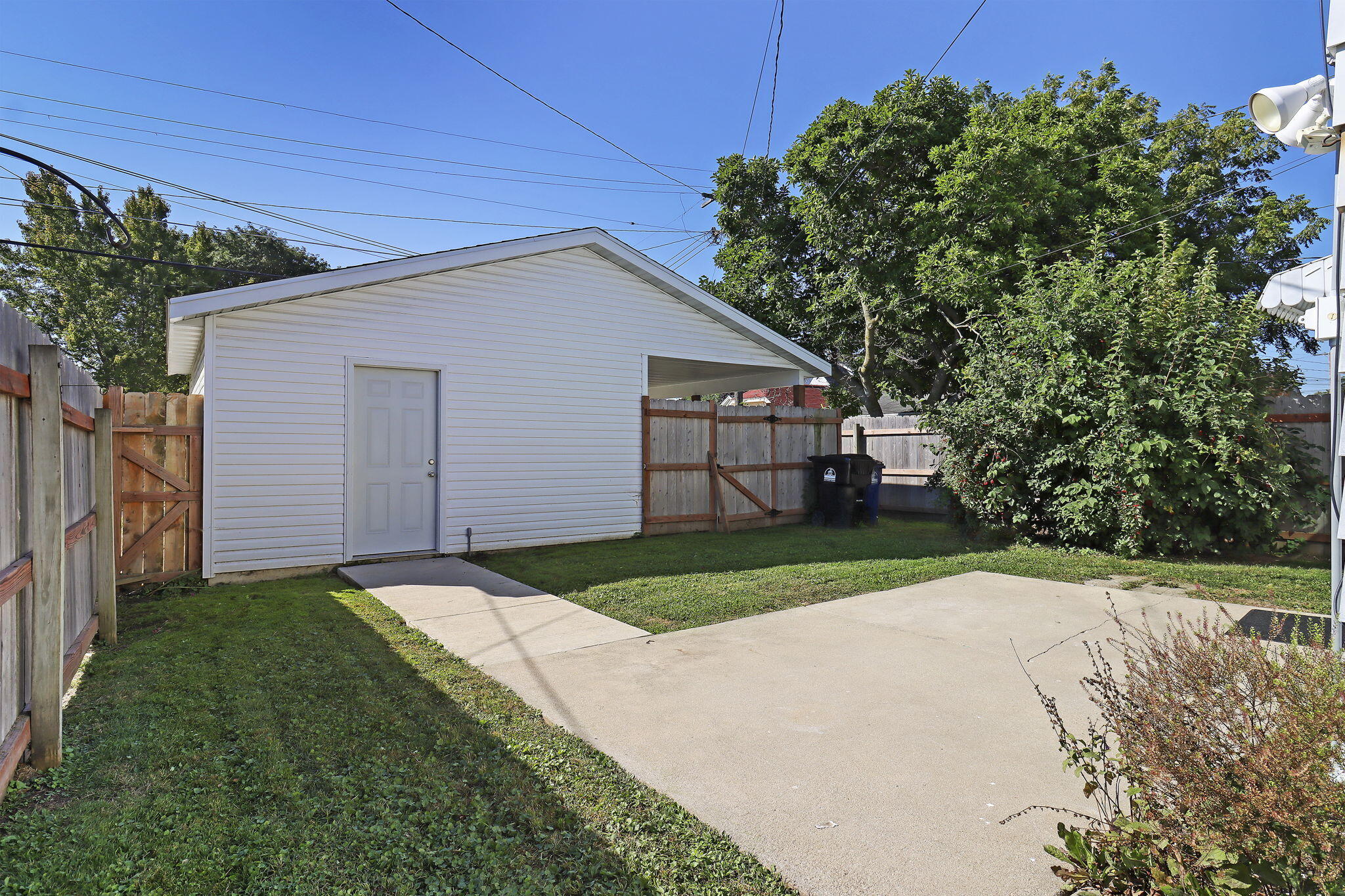 Racine, Wisconsin 53405, United States, 2 Bedrooms Bedrooms, ,1 BathroomBathrooms,Residential,Pending,210946