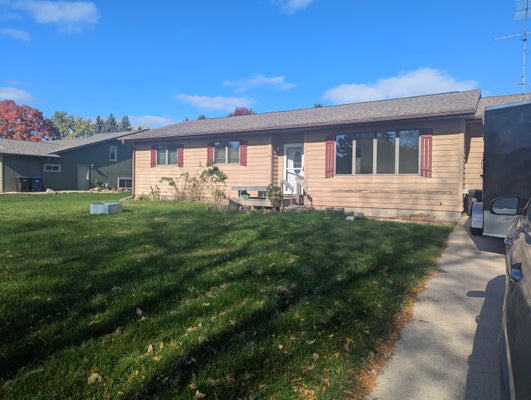 1002 S FAIRWAY DR, SPARTA, WI 54656 - Image 175b0d0ffbc2cf74a1e34edc3b2bea33/704458108