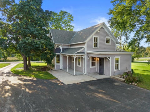 Photo of 7582 S 51st St, Franklin, WI 53132 (MLS # 1980837)
