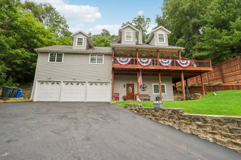 Photo of 7920 Greendale Ave, Burlington, WI 53105 (MLS # 1980857)