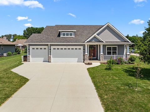 Photo of 910 Horner Dr, Caledonia, WI 53402 (MLS # 1939062)