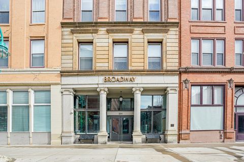 Photo of 234 N Broadway -, Milwaukee, WI 53202 (MLS # 1960127)