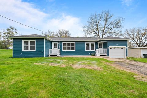 Photo of 1505 Conant St, Lake Geneva, WI 53147 (MLS # 1960686)