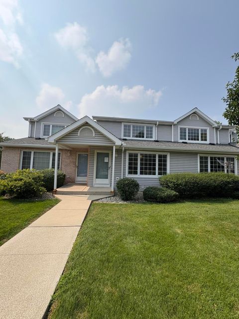 Photo of 10081 W Whitnall Edge Dr, Franklin, WI 53132 (MLS # 1929062)