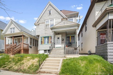 Photo of 3204 W Greenfield Ave, Milwaukee, WI 53215 (MLS # 1958882)