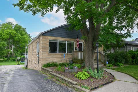 Photo of 246 North Ave, Hartland, WI 53029 (MLS # 1975682)