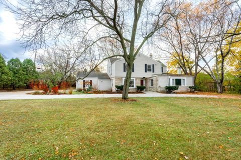 101 E Clovernook Ln, Glendale, WI 53217 - #: 1943689