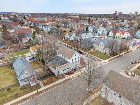 Photo of 630 E Locust St 628-634 St, Milwaukee, WI 53212 (MLS # 1959064)