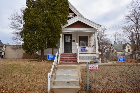 3268 N 16th St, Milwaukee, WI 53206 - #: 1905517