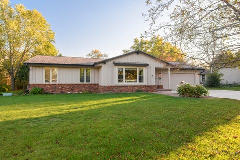 Photo of 26033 Barberry Ln, Norway, WI 53185 (MLS # 1985095)