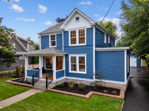 Photo of 1332 Dodge St, Lake Geneva, WI 53147 (MLS # 1950271)