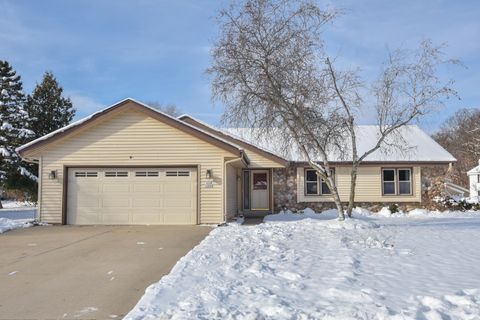 Photo of W234N6889 Salem Dr, Sussex, WI 53089 (MLS # 1944696)