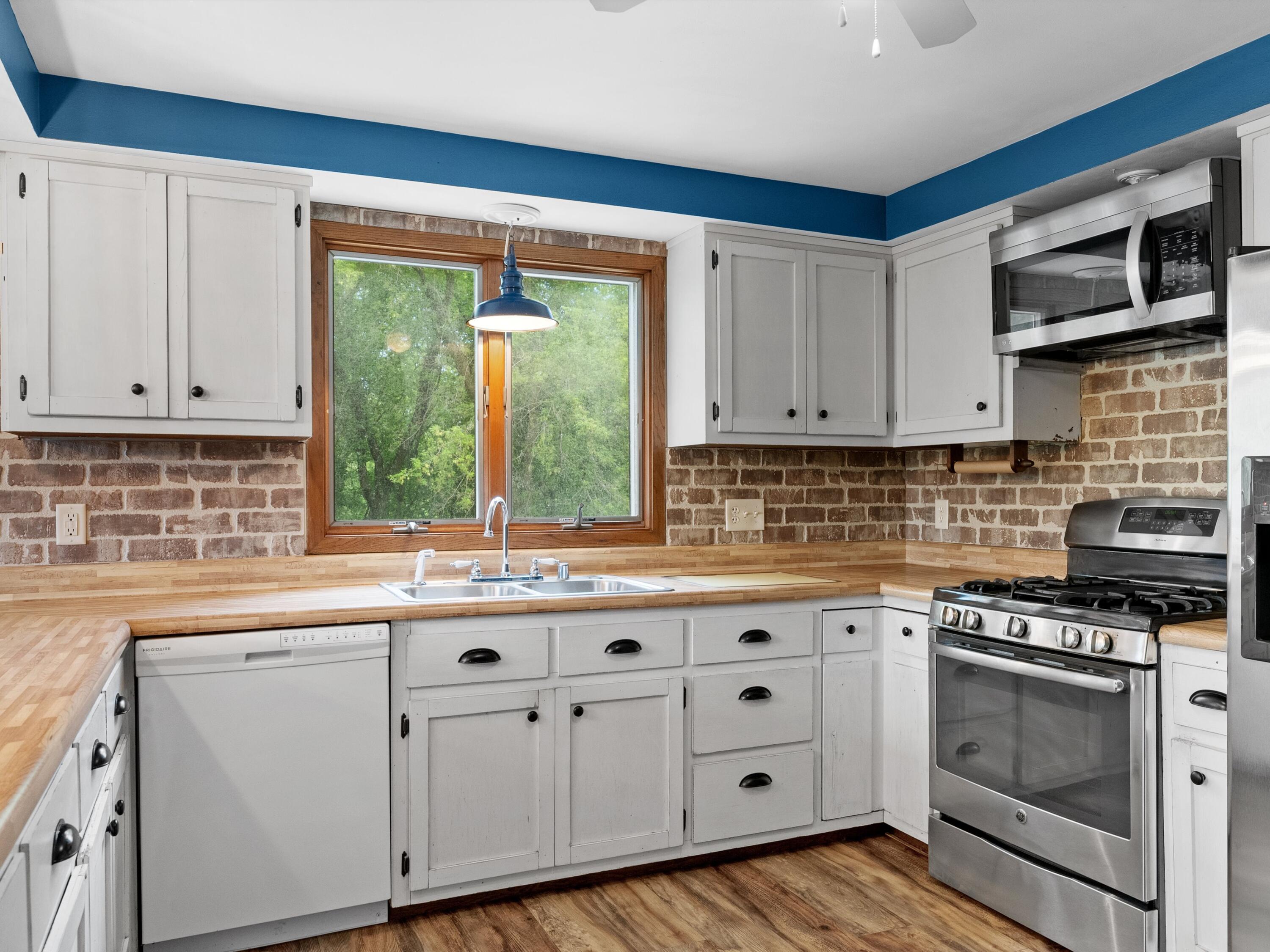 Cooperstown, Wisconsin 54227, United States, 3 Bedrooms Bedrooms, ,3 BathroomsBathrooms,Residential,Active,143936