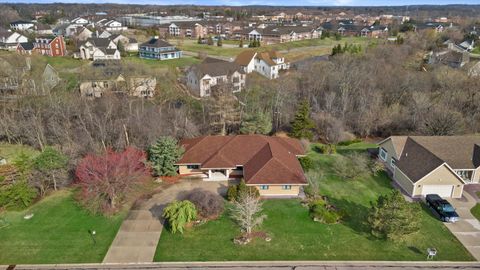 Photo of 3381 S Highpointe Dr, New Berlin, WI 53151 (MLS # 1957341)