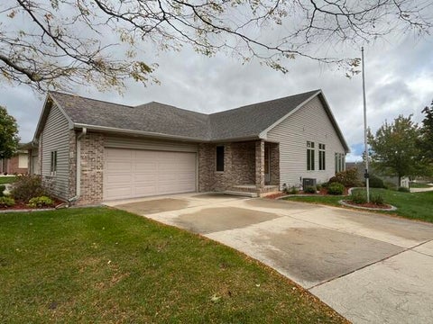 Photo of 211 Heritage Dr, Fort Atkinson, WI 53538 (MLS # 1985480)
