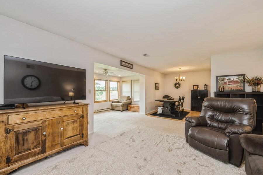 Fontana, Wisconsin 53125, United States, 2 Bedrooms Bedrooms, ,2 BathroomsBathrooms,Residential,Active,177507