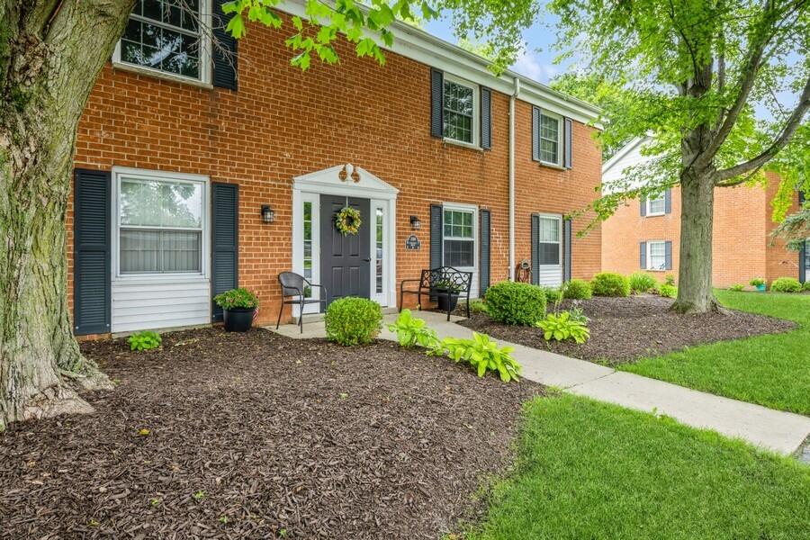 Fontana, Wisconsin 53125, United States, 2 Bedrooms Bedrooms, ,2 BathroomsBathrooms,Residential,Active,177507