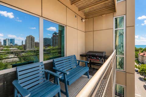 Photo of 1550 E Royall Pl, Milwaukee, WI 53202 (MLS # 1974025)