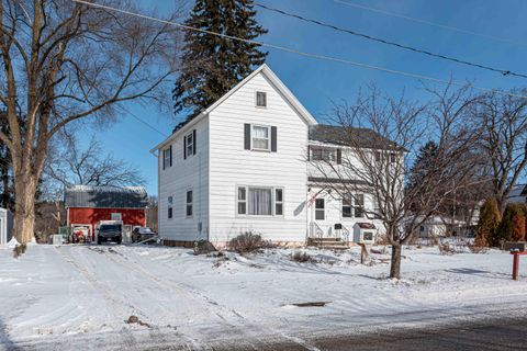 Photo of 332 Franklin St, Genoa City, WI 53128 (MLS # 1947956)
