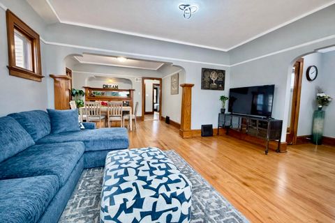 Photo of 2181 S 91st St, West Allis, WI 53227 (MLS # 1954595)