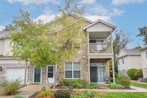 Photo of N16W26521 Meadowgrass Cir, Pewaukee, WI 53072 (MLS # 1985091)
