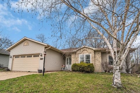 Photo of 2328 Brookstone Ln, Waukesha, WI 53188 (MLS # 1964081)