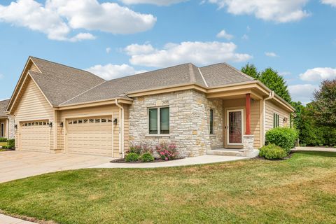 Photo of 534 Garden Prairie Dr, Waukesha, WI 53186 (MLS # 1968110)