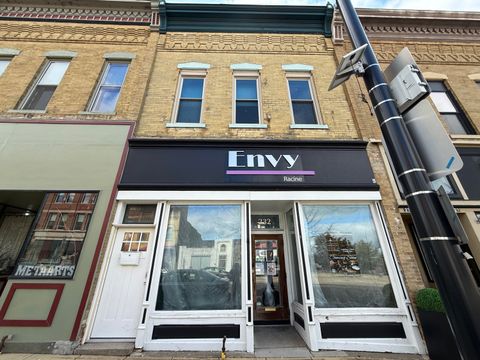 Photo of 232 Main St, Racine, WI 53403 (MLS # 1956433)